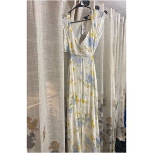 Tags still on! Great for engagement party or bridal shower